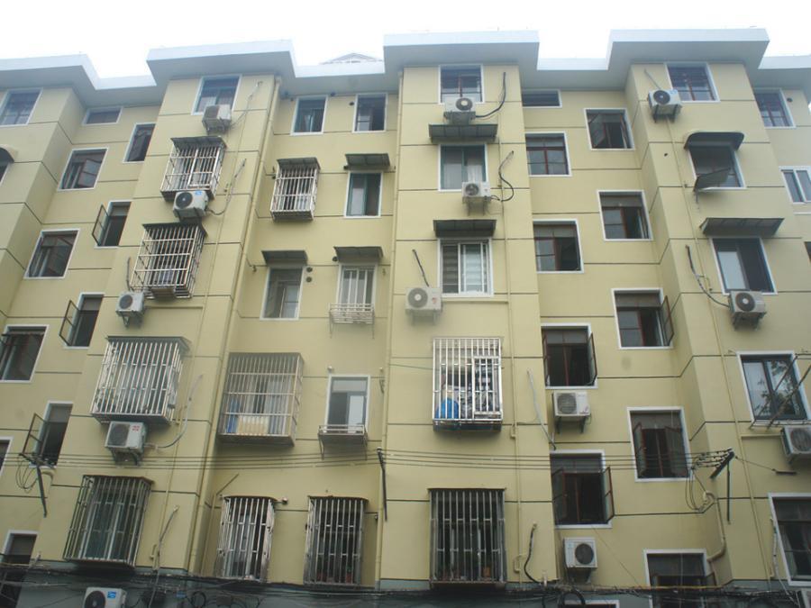 上海市宝山区呼玛二村301栋5F 