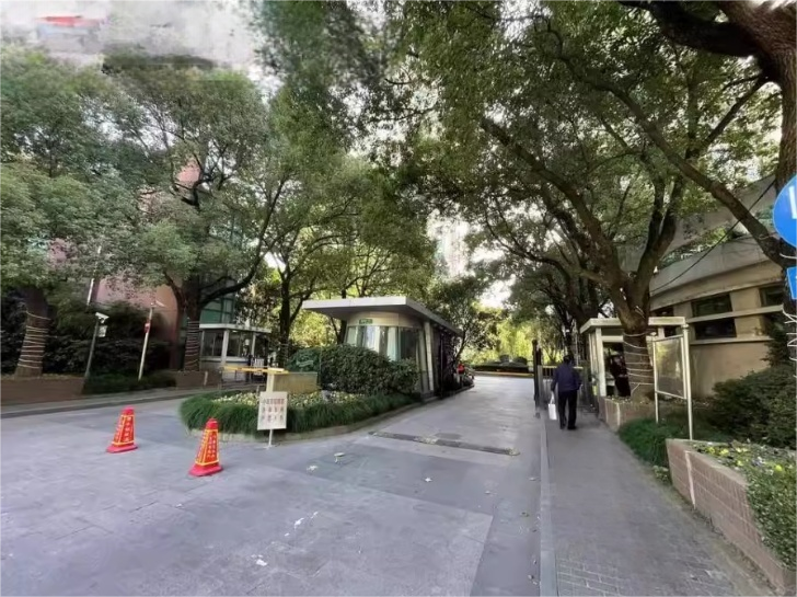 上海市浦东新区陆家嘴花园12栋12F 