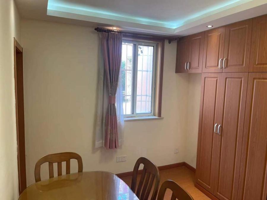 上海市闵行区报春三、四村14栋2F 