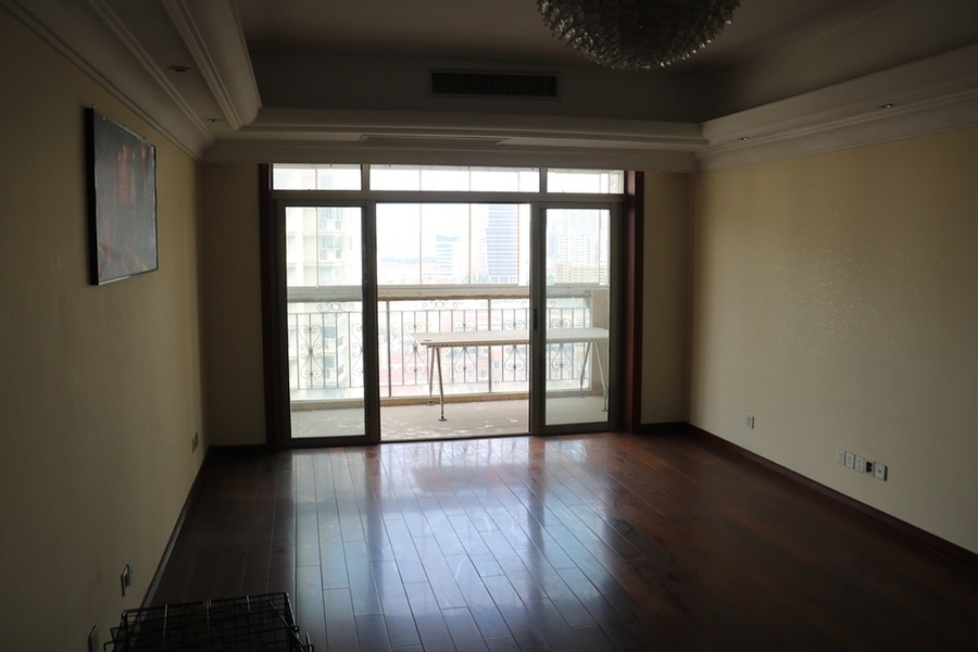 上海市长宁区路易凯旋宫30栋20F 