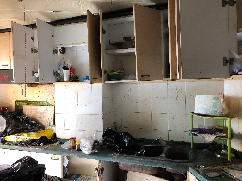 上海市徐汇区金谷园小区12栋9F 