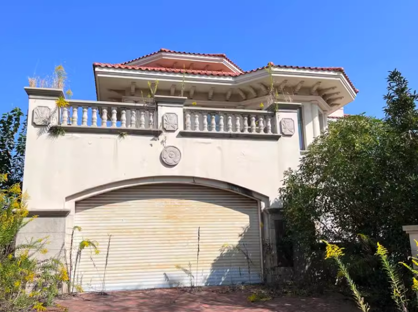 上海市奉贤区棕榈滩高尔夫别墅40栋全幢 