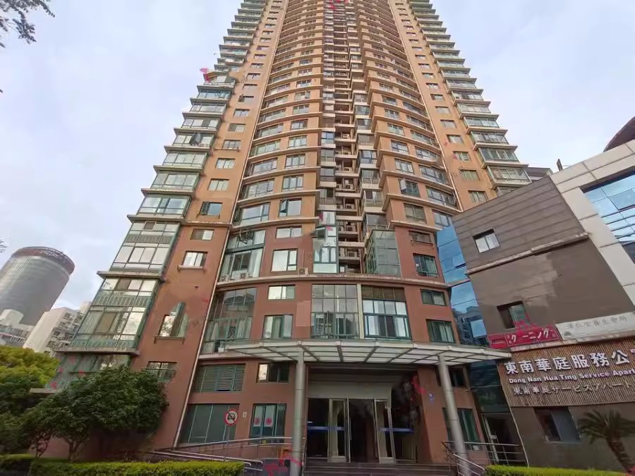 上海市浦东新区东南华庭1栋21F及地下2F车位 