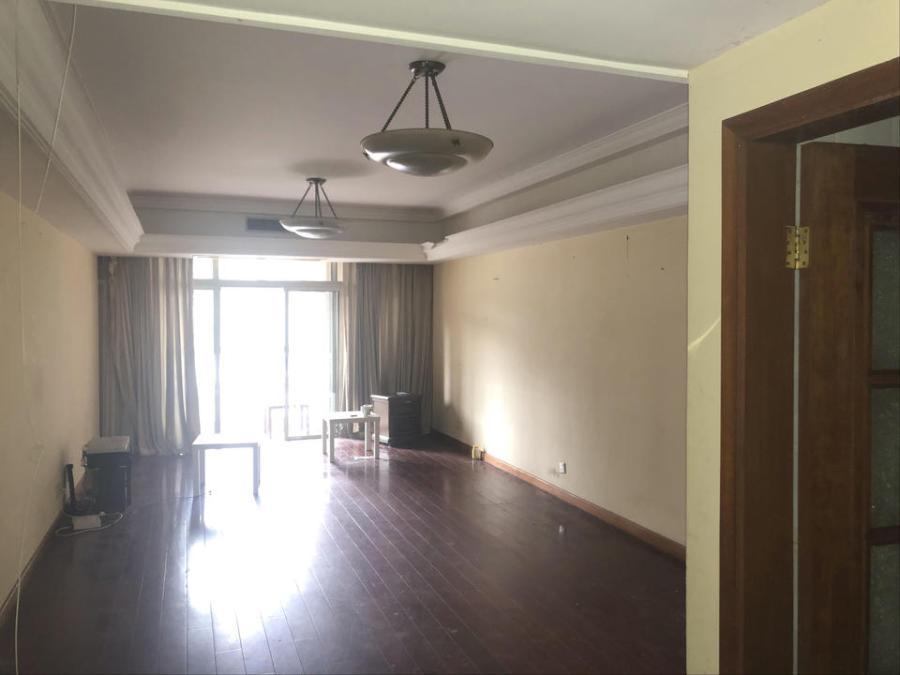 上海市长宁区路易凯旋宫28栋1F 