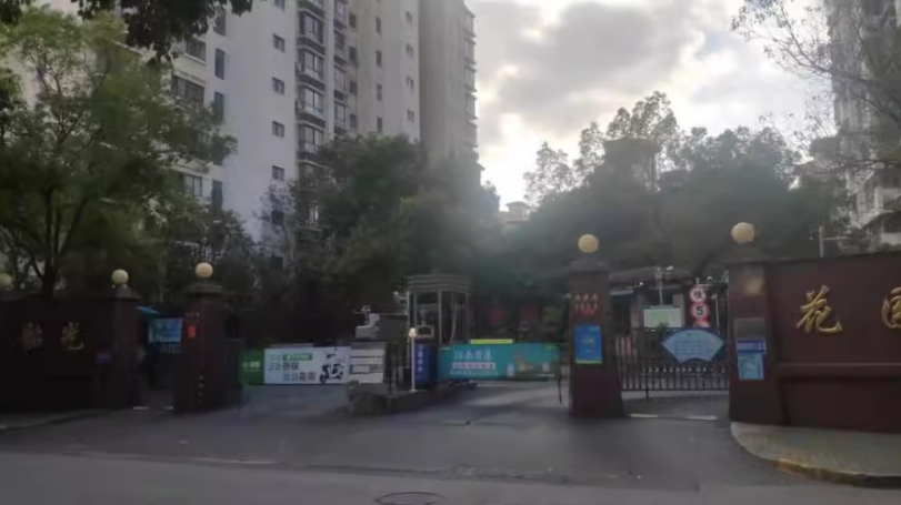 上海市宝山区韶光花苑23栋12F及地下1F车位 