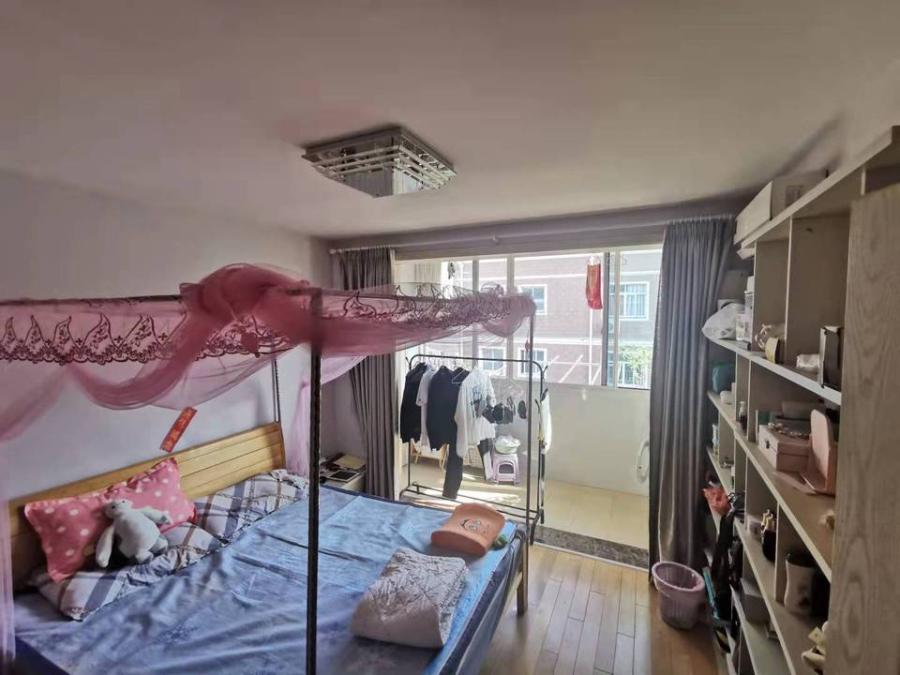 上海市宝山区海滨八村70栋6F 