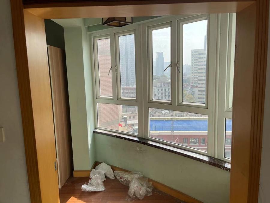 上海市黄浦区威海苑2栋12F 