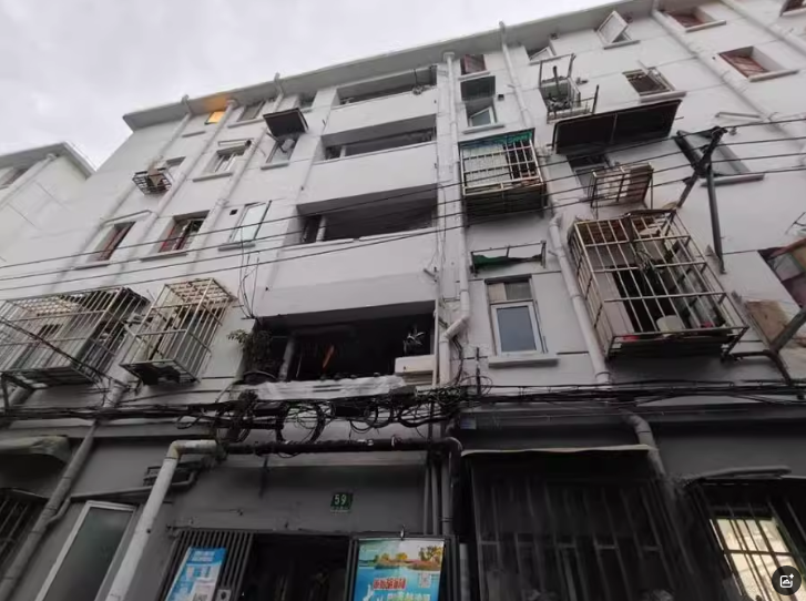 上海市普陀区宜川四村59栋2F 