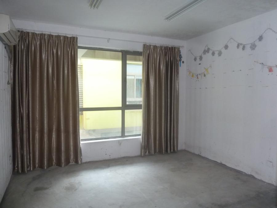 上海市浦东新区康桥半岛城中花园63栋1F及车位 