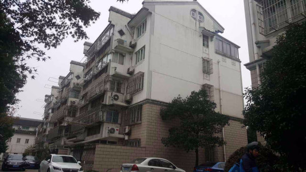 上海市宝山区古镇苑6栋2F 