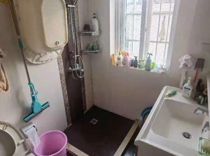 上海市嘉定区玉兰三村 