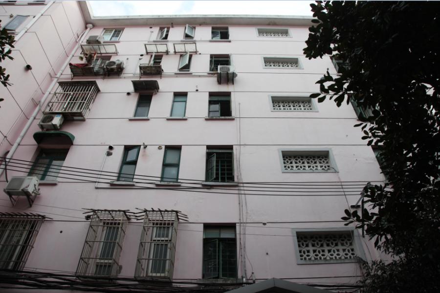 上海市长宁区虹纺小区18栋5F 