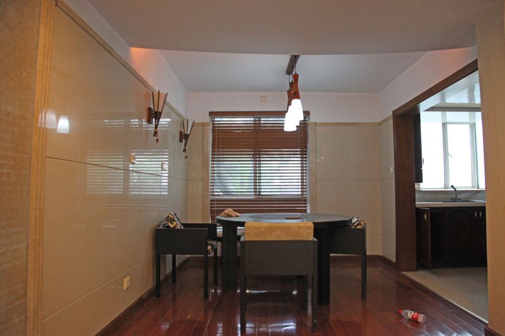 上海市嘉定区嘉城桃花岛江桥镇126栋1-3F 