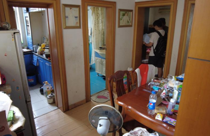 上海市宝山区通河一村101栋3F 