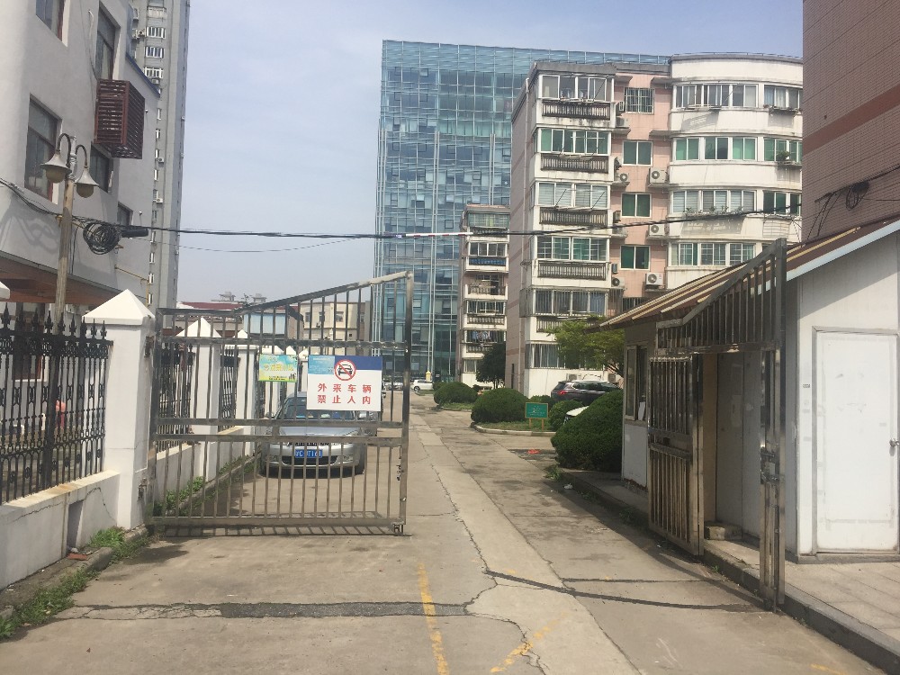 上海市金山区东礁二村45栋4F 