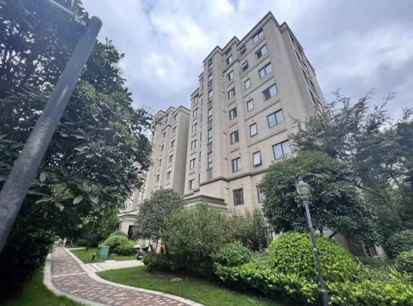 上海市松江区象屿怡庭24栋2F 