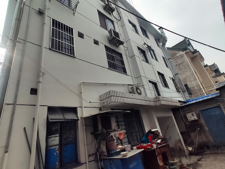 上海市金山区新溪街94号小区94栋4F 