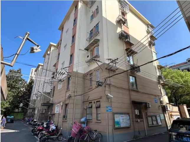 上海市虹口区运光路90弄小区5栋6F 