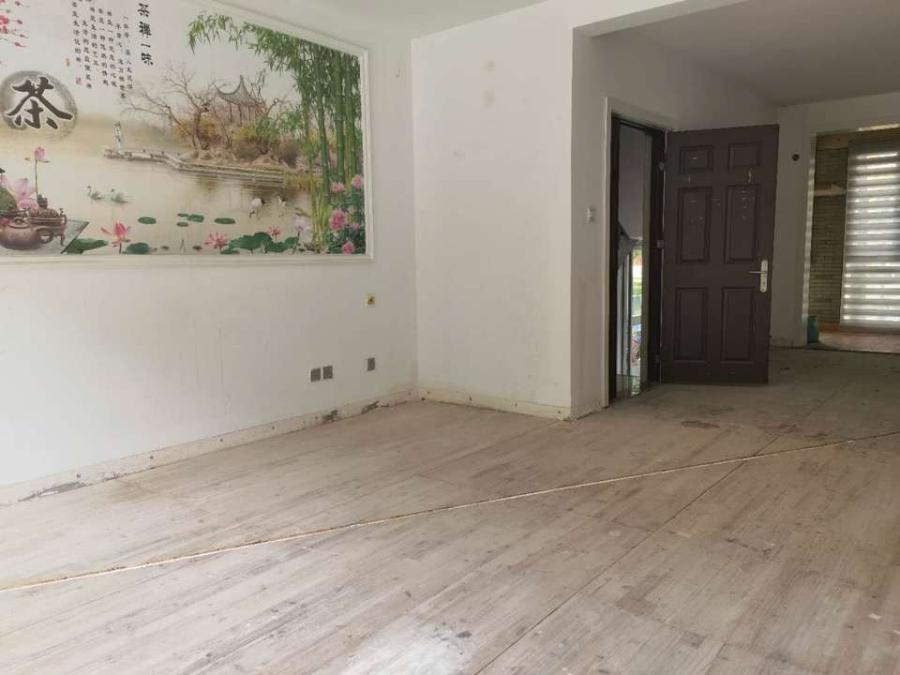 上海市宝山区万科四季花城79栋1F 