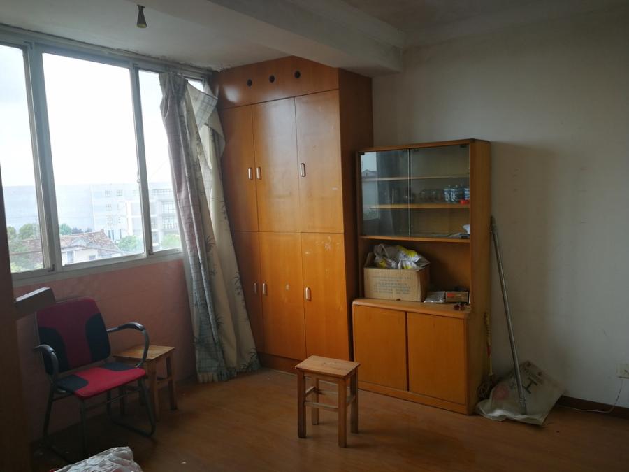 上海市浦东新区凌桥新村8栋6F 