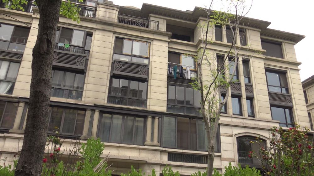 上海市宝山区万科琥珀臻园253栋5F 