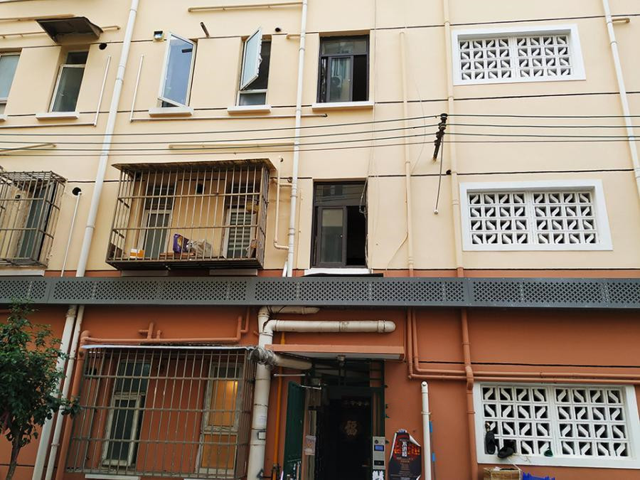 上海市徐汇区大木桥路450弄小区24栋2F 