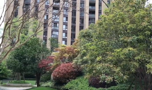 上海市浦东新区宝华海尚郡领101栋17F及地下一层车位 