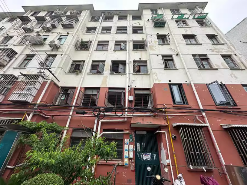 上海市嘉定区江桥二村四街坊39栋5F 