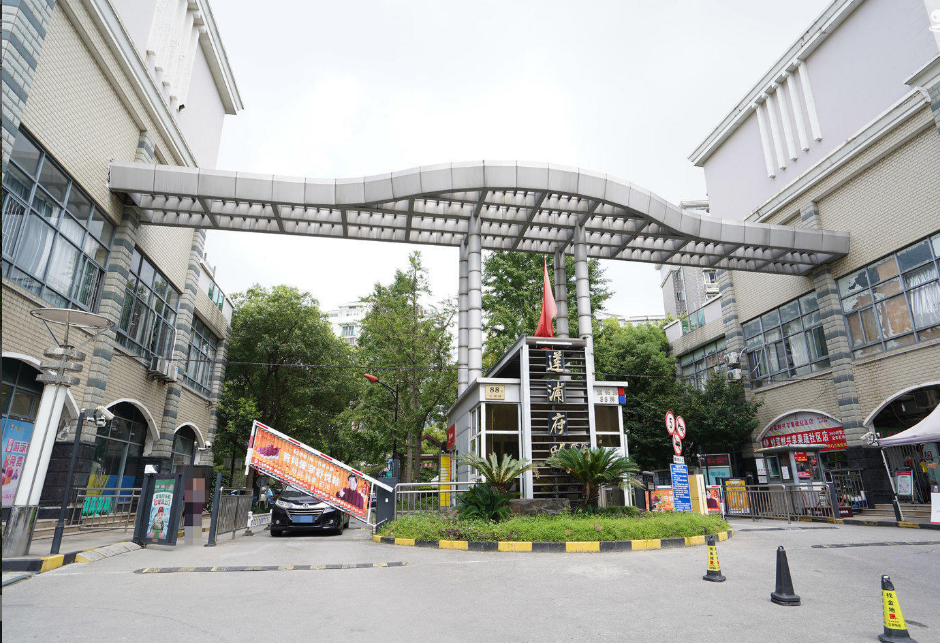 上海市闵行区莲浦府邸106栋1F 