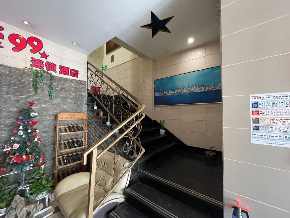 上海市杨浦区天翔苑沿街商铺中原路14栋 