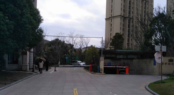 上海市嘉定区安亭瑞仕华庭2栋15F 