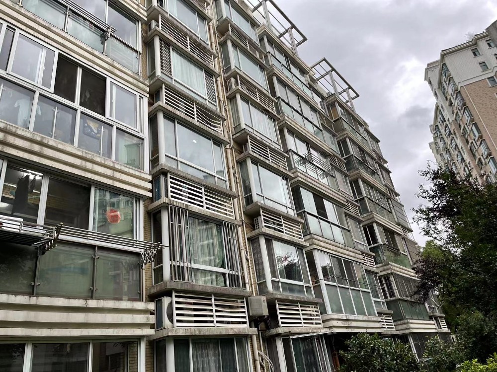 上海市闵行区景和茗苑5栋6F 