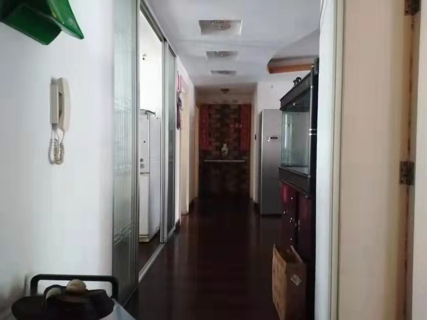 上海市青浦区晨兴公寓12栋3F 