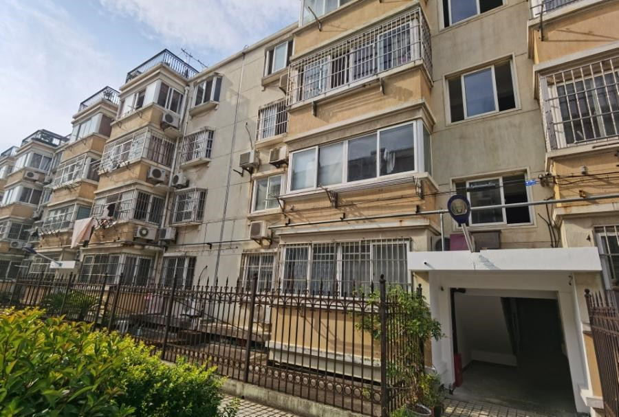 上海市青浦区环城东路188弄小区14栋4F 