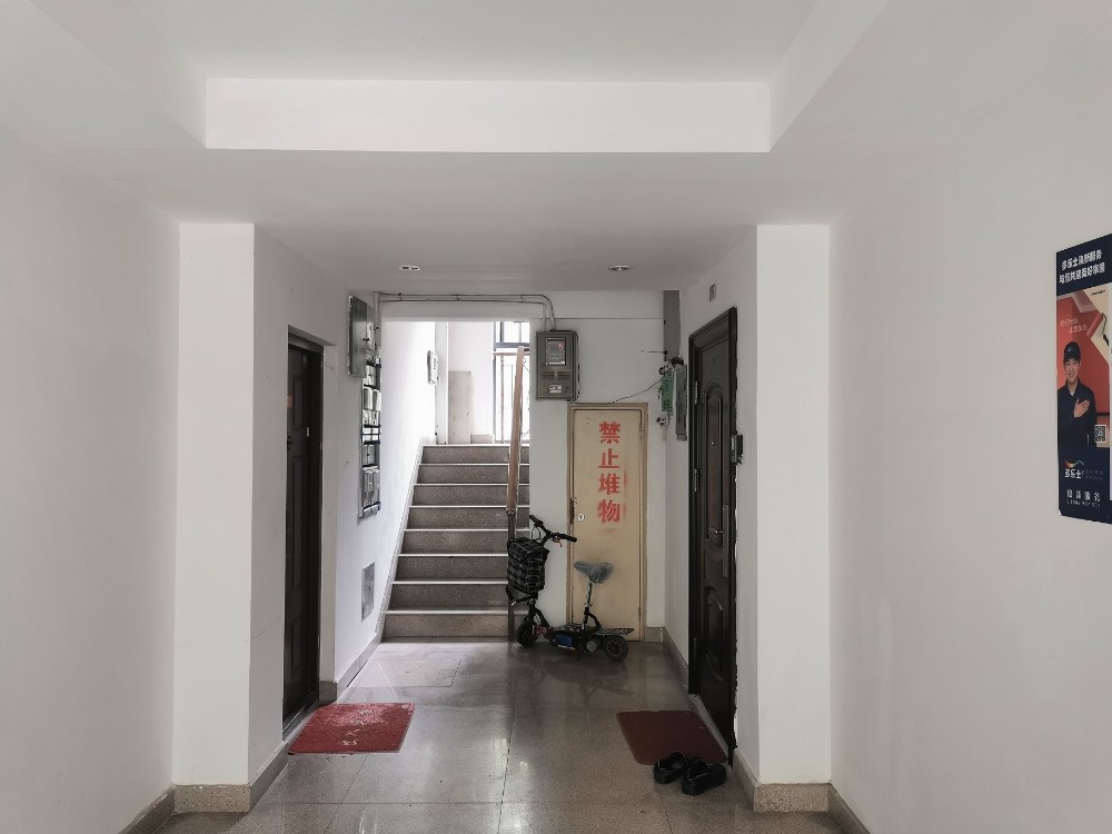 上海市宝山区枫庭丽苑64栋6F 