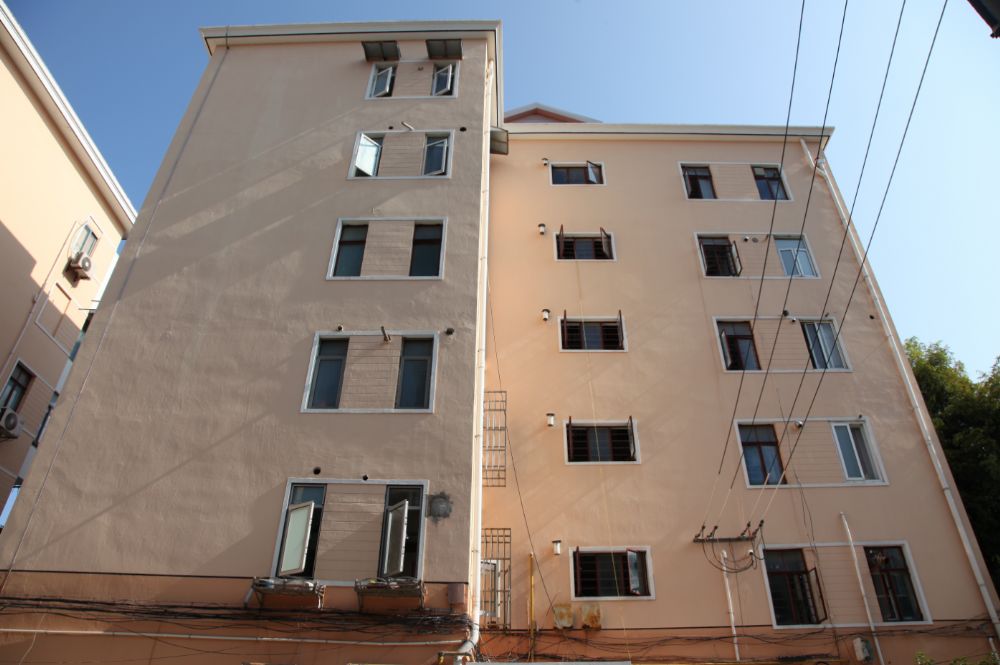 上海市宝山区宝钢八村63栋2F 