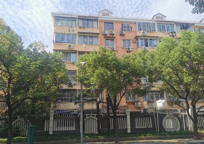 上海市浦东新区隧成小区18栋2F 