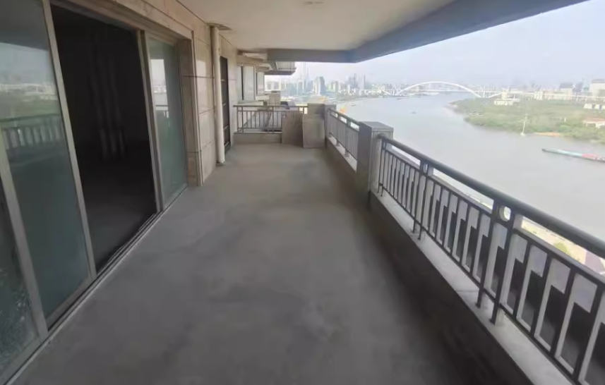 上海市徐汇区尚海湾豪庭3栋26F 