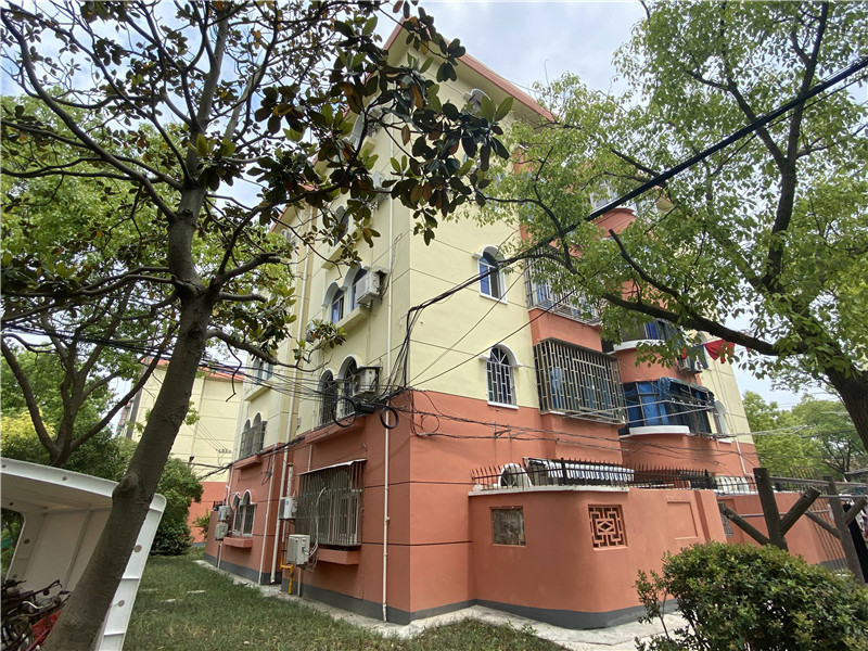 上海市奉贤区星火农场海滨三村4栋2F 