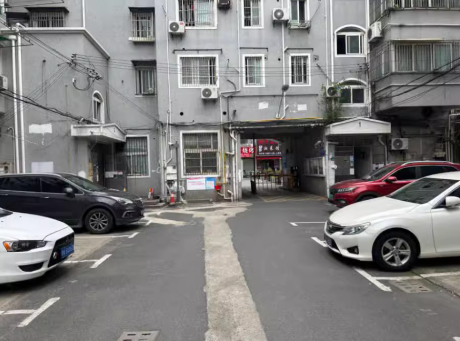 上海市嘉定区曹安路2089弄小区5栋5F 