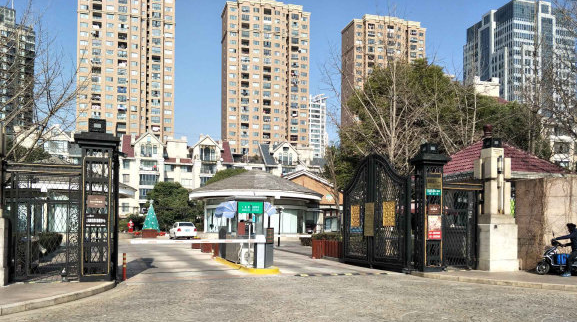 上海市浦东新区上海滩花园洋房18栋3F 