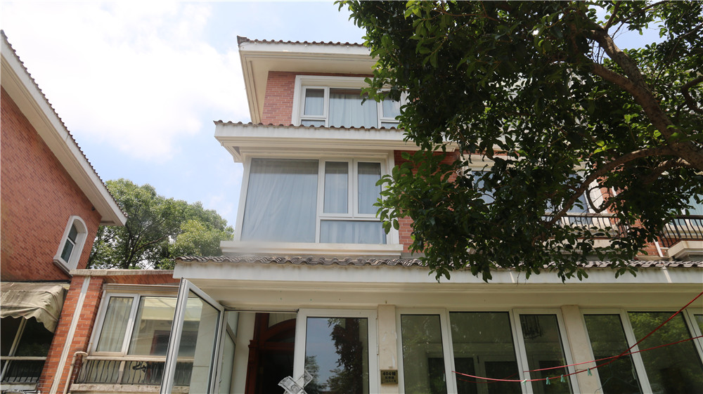 上海市长宁区虹桥中华园2388栋 