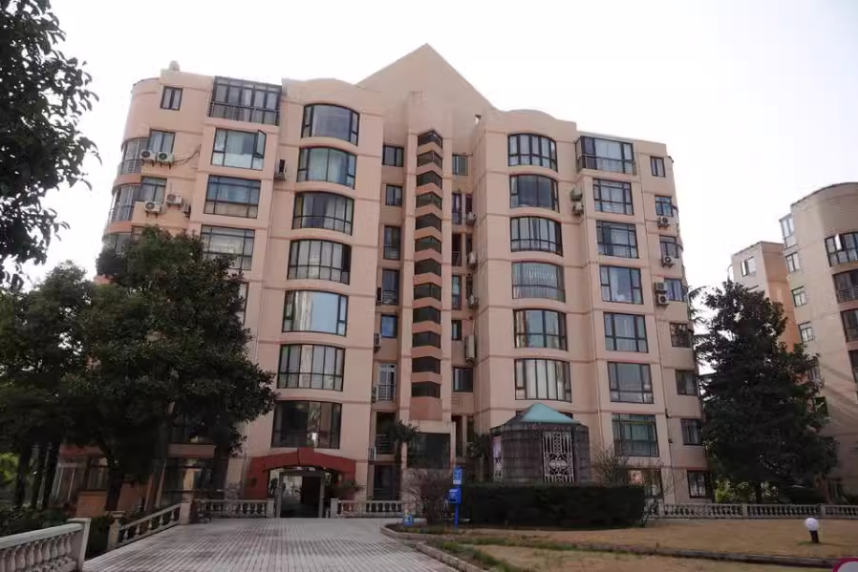 上海市长宁区爱都公寓55栋3F、房屋内物品及9栋车位 