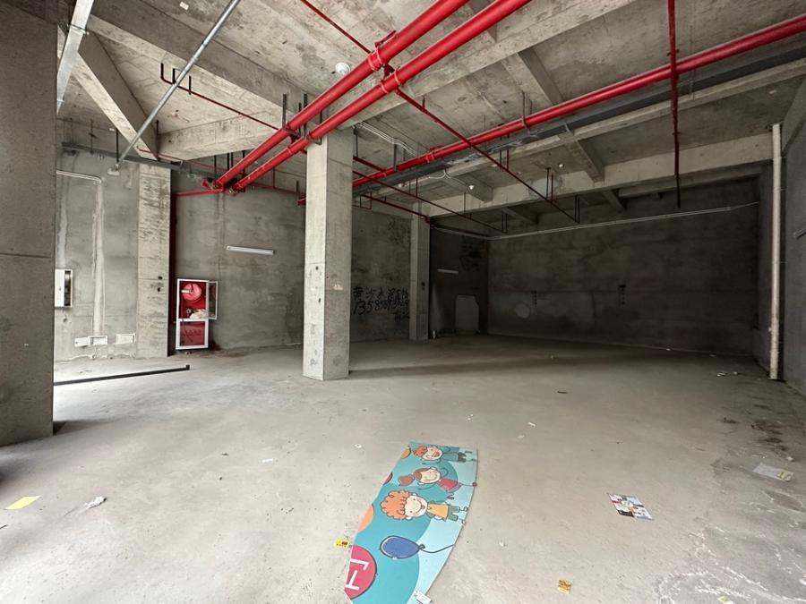 上海市松江区御上海青橙1栋1F 