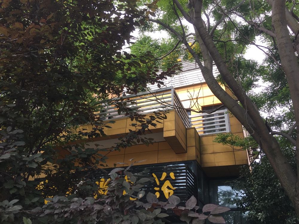 上海市虹口区紫金公馆同丰路669弄93栋1-2F 