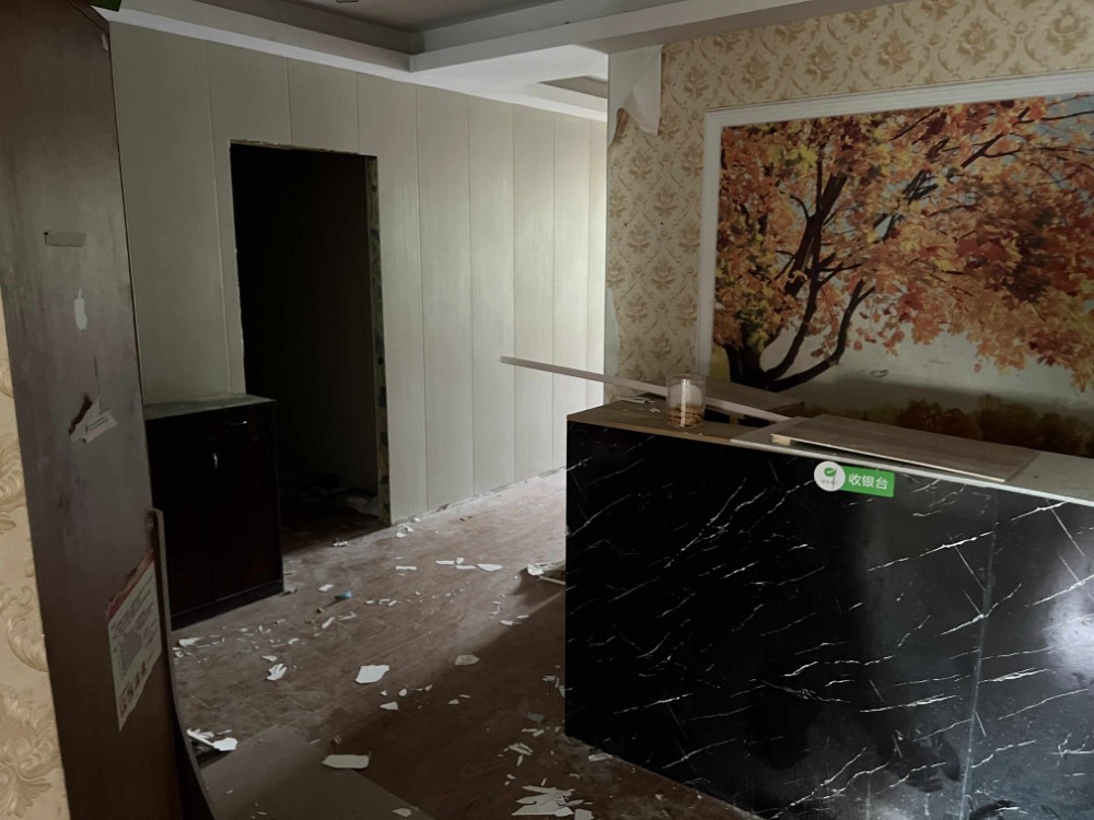 上海市松江区斌付门窗五金建材新家园路179单栋地下1、1-2F 