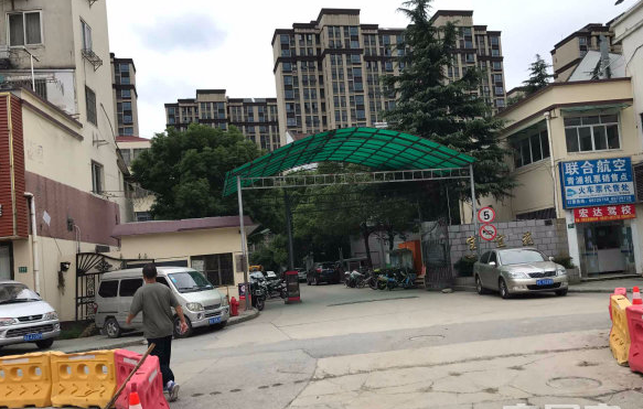 上海市青浦区宝宜苑6栋3F 