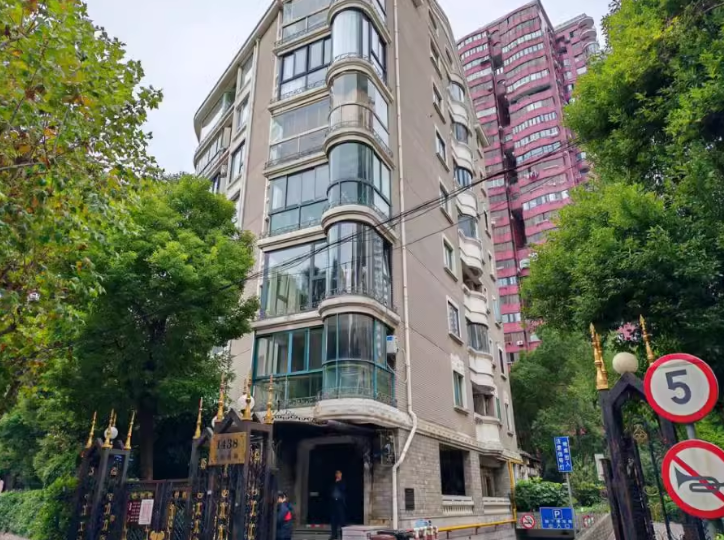 上海市静安区静安雅筑1438栋2F 