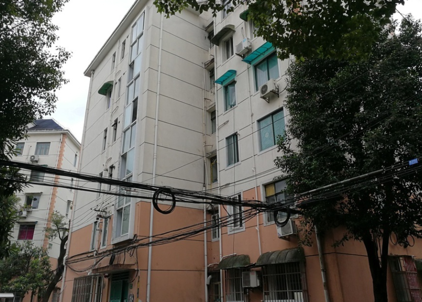 上海市浦东新区港机新村57栋4F 