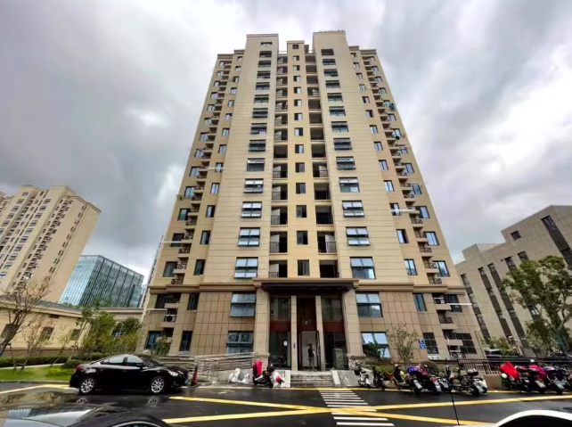 上海市松江区九里华庭7栋14F 